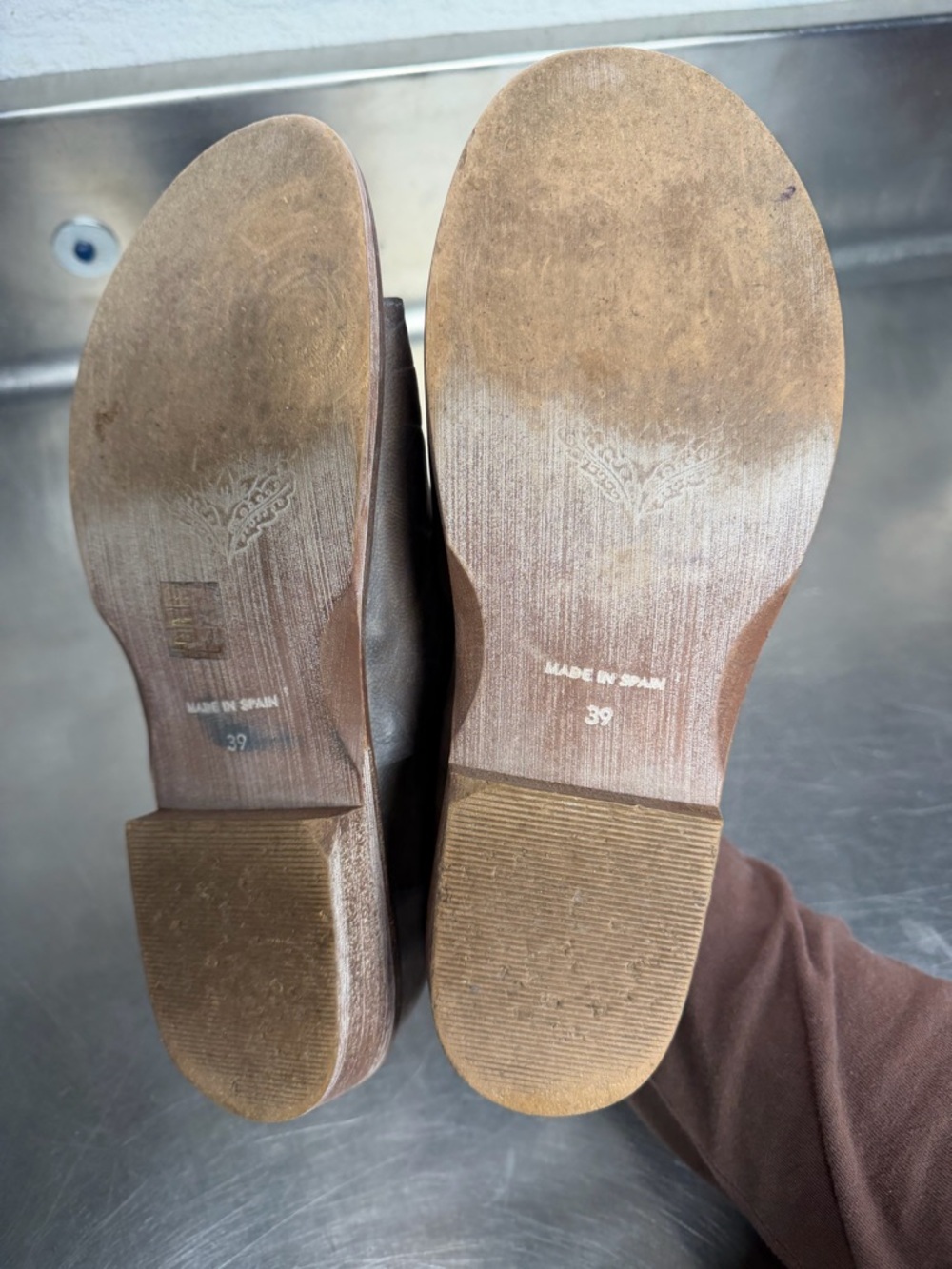 Free People Mont Blanc Asymmetrical Leather Flats Size 39 EU / 8.5 US - Picture 5 of 9